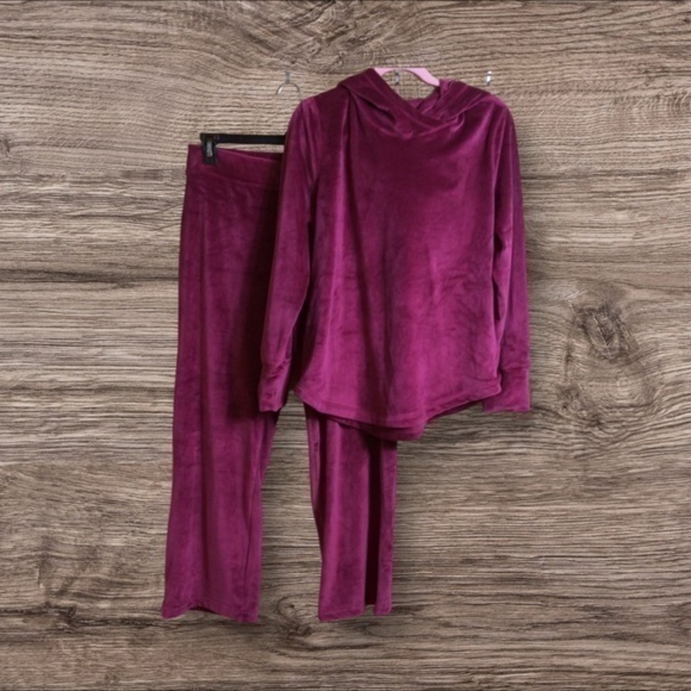 Pajamagram maroon velour PJ set. Medium. Hoodie.